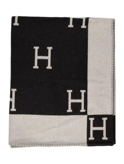 Pre-owned Hermes Avalon Throw Blanket W/ Tags In Gray