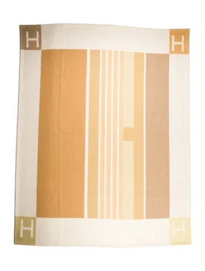 Pre-owned Hermes Avalon Vibration Throw Blanket In Neutrals