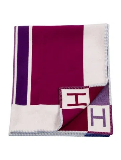 Pre-owned Hermes Avalon Vibration Throw Blanket In Purple