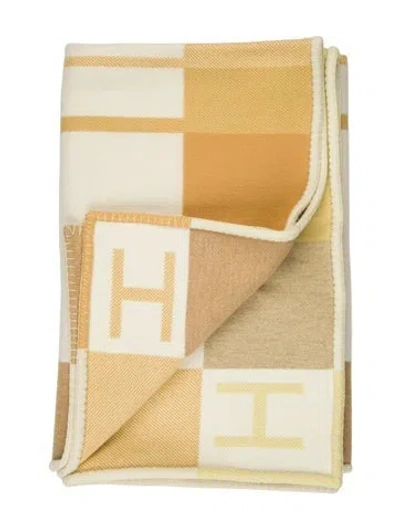 Pre-owned Hermes Avalon Vibration Throw Blanket In Yellow