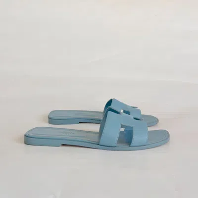 Pre-owned Hermes Baby Blue Oran Slippers, 40