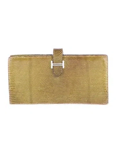 Pre-owned Hermes Bearn Classique Wallet In Green
