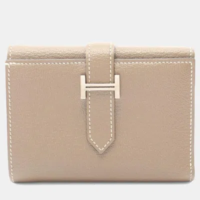 Pre-owned Hermes Bearn Combination Etoupe Chevre Mysore Goatskin Leather Trifold Wallet In Sand