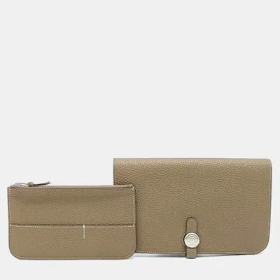 Pre-owned Hermes Beige Leather Dogon Long Wallet (z) In Sand