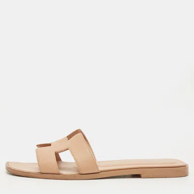 Pre-owned Hermes Beige Leather Oran Flat Slide Size 37 In Sand