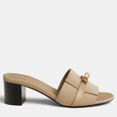Pre-owned Hermes Beige Linen Gigi 50 Sandals Size 38