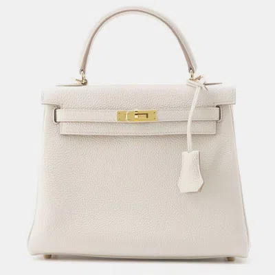 Pre-owned Hermes Beton Togo Leather Kelly Retourne 25 Top Handle Bag In White