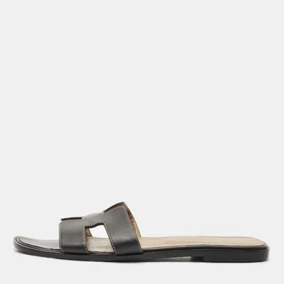 Pre-owned Hermes Black Leather Oran Flat Slides Size 40