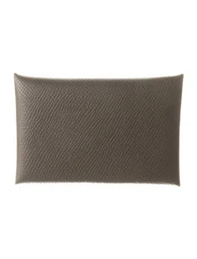 Pre-owned Hermes Calvi Cardholder In Green