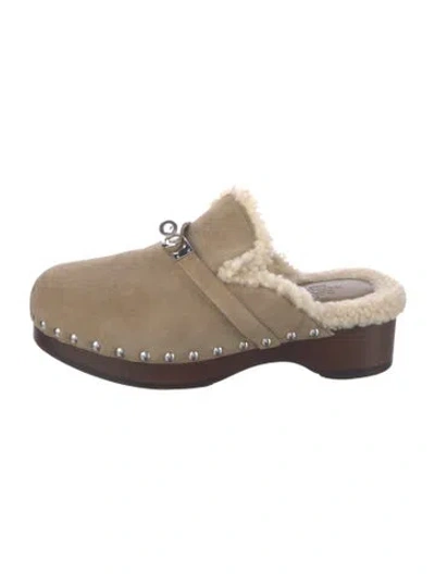 Pre-owned Hermes Carlotta Suede Mules In Neutral