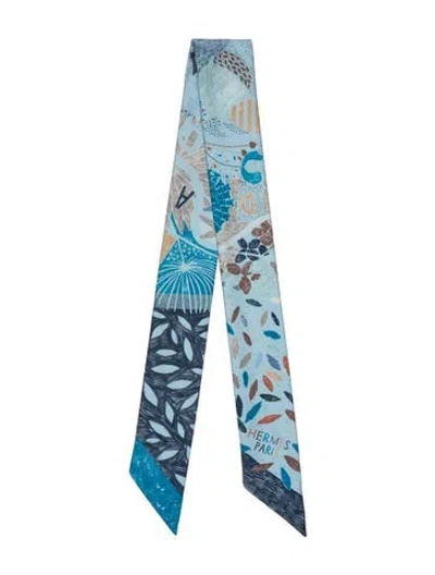 Pre-owned Hermes Chacun Fait Son Nid Silk Twilly Scarf In Blue