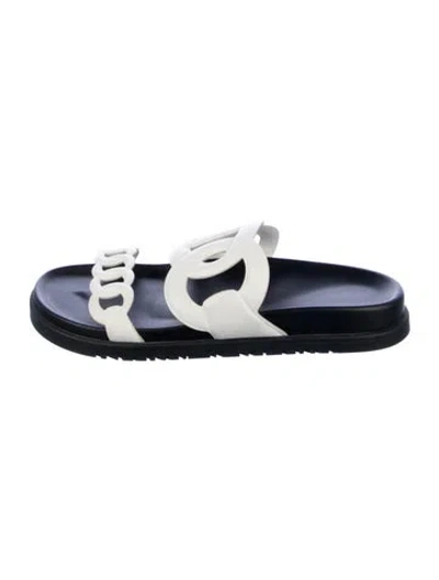 Pre-owned Hermes Chaîne D'ancre Insignia Leather Slides In Black/white