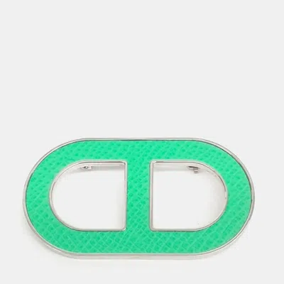 Pre-owned Hermes Chandal Brooch In Green