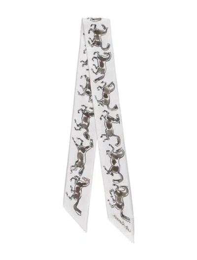 Pre-owned Hermes Chevaux En Liberte Silk Twilly Scarf In White