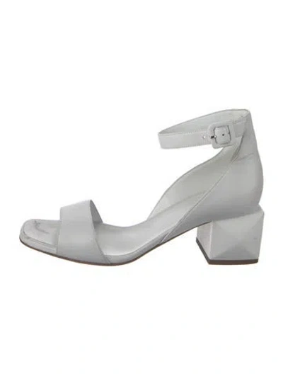 Pre-owned Hermes Choc Leather Sandals In White