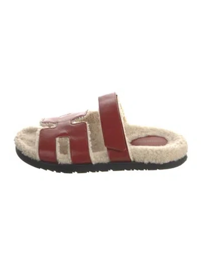 Pre-owned Hermes Chypre Calfskin Slides In Red