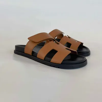 Pre-owned Hermes Hermès Chypre Caramel And Black Leather Sandals, 39