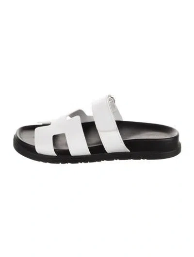 Pre-owned Hermes Chypre H Logo Slides In Black/white