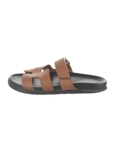 Pre-owned Hermes Chypre H Logo Slides In Brown