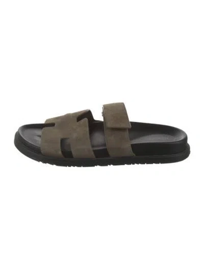 Pre-owned Hermes Chypre H Logo Slides In Green