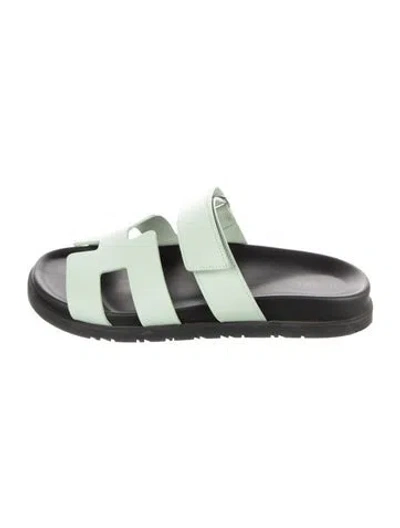 Pre-owned Hermes Chypre H Logo Slides In Green