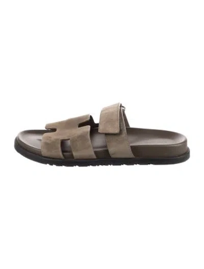 Pre-owned Hermes Chypre H Logo Slides In Green