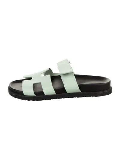 Pre-owned Hermes Chypre H Logo Slides In Green