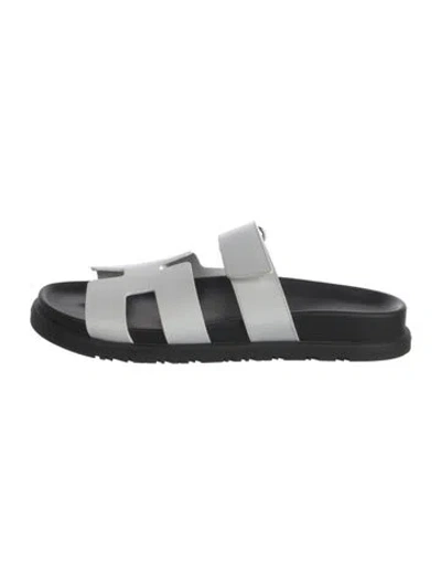 Pre-owned Hermes Chypre H Logo Slides In White