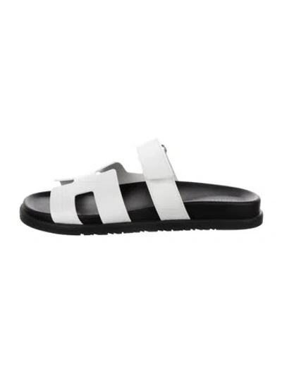 Pre-owned Hermes Chypre H Logo Slides In White