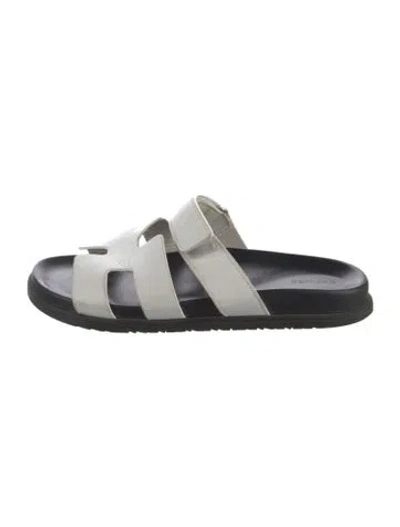 Pre-owned Hermes Chypre H Logo Slides In White