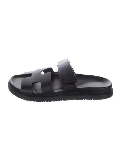 Pre-owned Hermes Chypre Leather Slides In Black