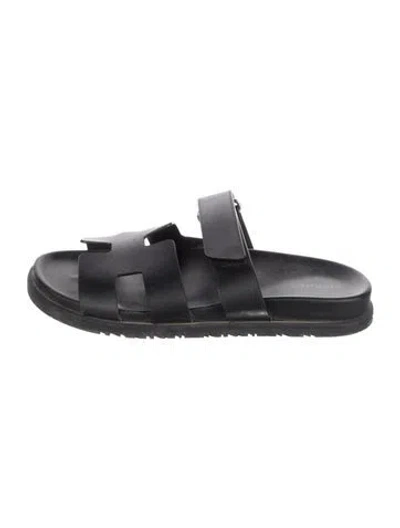 Pre-owned Hermes Chypre Leather Slides In Black