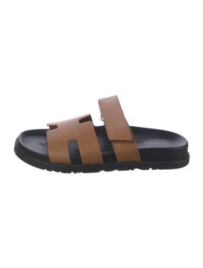 Pre-owned Hermes Chypre Leather Slides In Brown