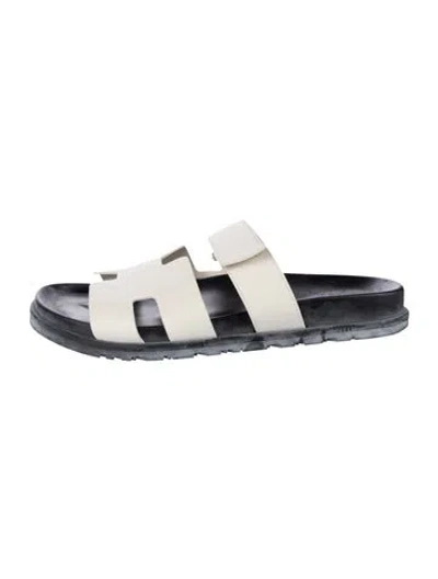 Pre-owned Hermes Chypre Leather Slides In White