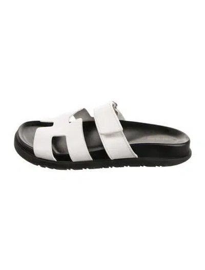 Pre-owned Hermes Chypre Leather Slides In White