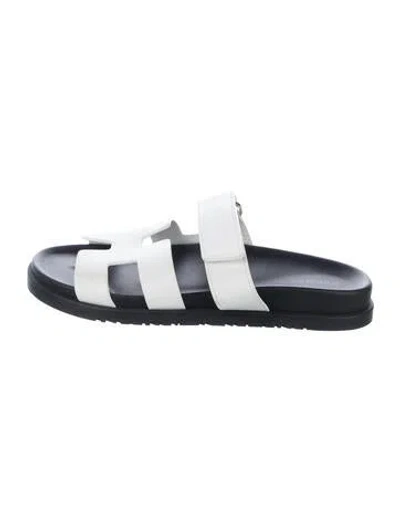 Pre-owned Hermes Chypre Leather Slides In White