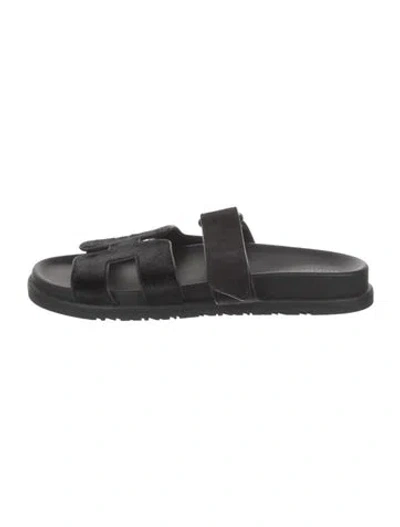 Pre-owned Hermes Chypre Ponyhair Slides In Black