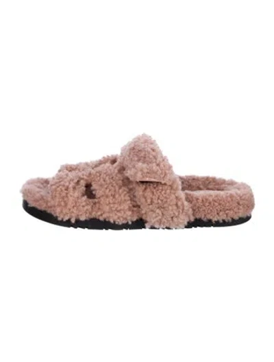 Pre-owned Hermes Chypre Shearling Mules In Pink