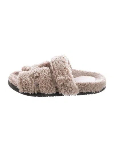 Pre-owned Hermes Chypre Shearling Slides In Neutral