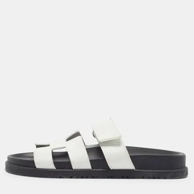 Pre-owned Hermes Chypre Size 36.5 White Leather Flat Slide