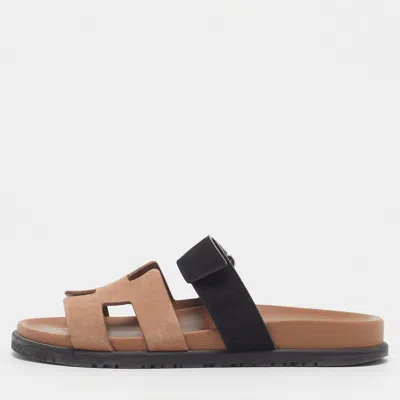 Pre-owned Hermes Chypre Size 38.5 Beige/black Leather Flat Slide In Sand