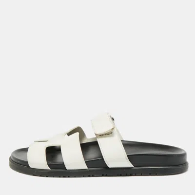 Pre-owned Hermes Chypre Size 41.5 White Leather Flat Sandals