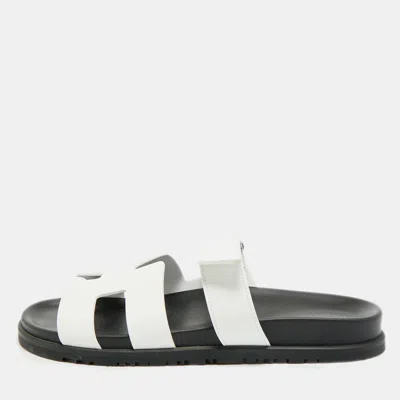 Pre-owned Hermes Chypre Size 41.5 White Leather Flat Slide