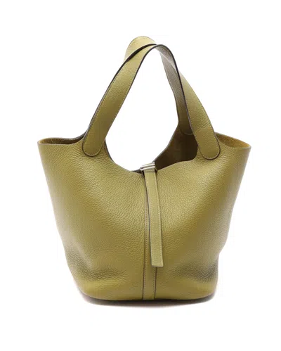 Pre-owned Hermes Hermès Clemence Picotin Lock 22 Bag In Green