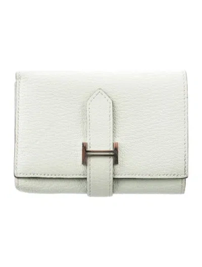 Pre-owned Hermes Compact Bearn Wallet In Green
