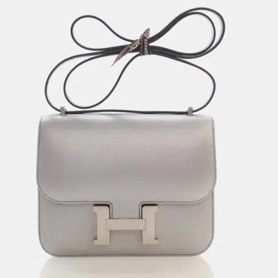 Pre-owned Hermes Constance 18 Argent Chevre Chamkilight Goatskin Leather Shoulder Bag In Silver