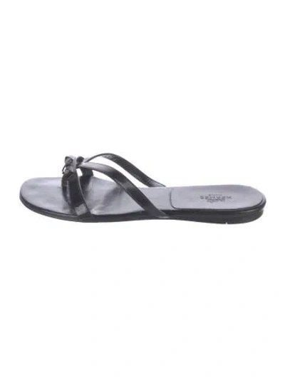 Pre-owned Hermes Corfou Chain-link Accent Flip Flops In Black