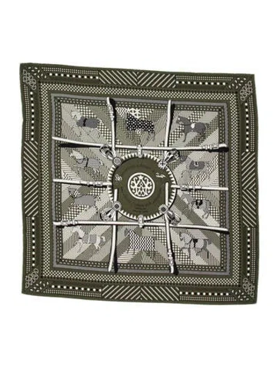 Pre-owned Hermes Couvertures Et Tenues De Jour Cashmere Scarf In Green