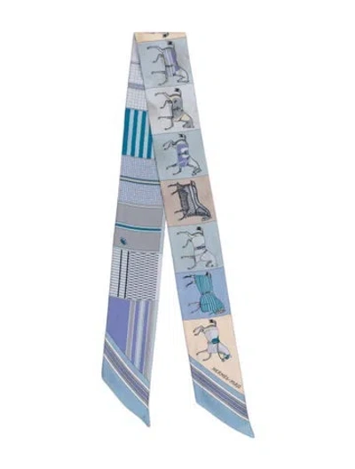 Pre-owned Hermes Couvertures Nouvelles Silk Twilly Scarf In Blue