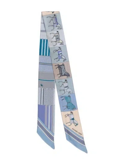 Pre-owned Hermes Couvertures Nouvelles Silk Twilly Scarf In Blue